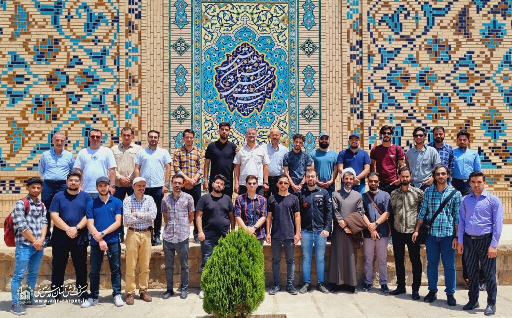 هنرمندان آینده؛ نظاره‌گر آفرینش فرش‌ها